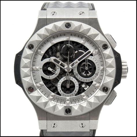 Hublot Depeche Mode koupit na Chrono24